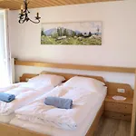 Hike 'n Bike Base Apartman